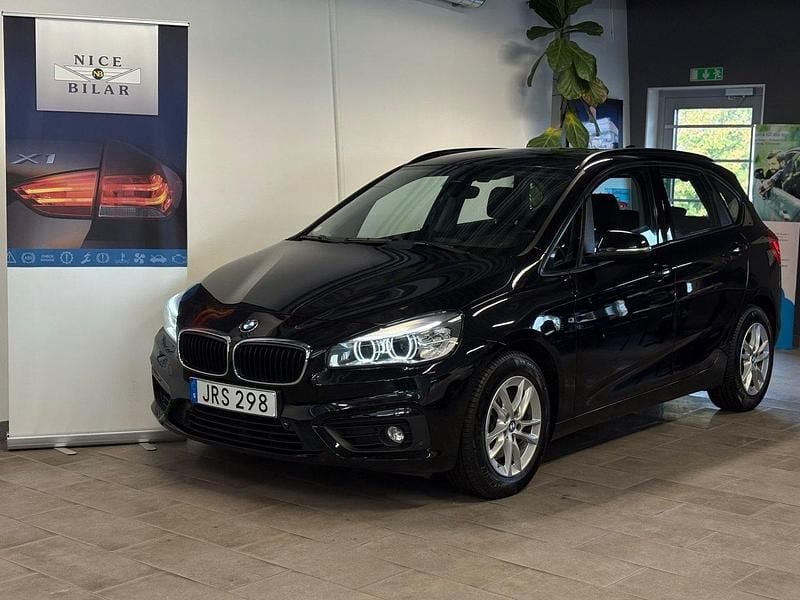 Svart Begagnad 2015 BMW 218 Active Tourer Advantage Minibuss | 129 000 kr (Bra pris) - Bild 1/4
