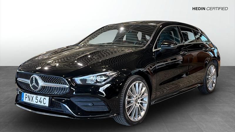 Svart Begagnad 2023 Mercedes CLA250e Shooting Brake AMG Kombi | 359 900 kr (Lite dyr) - Bild 1/4