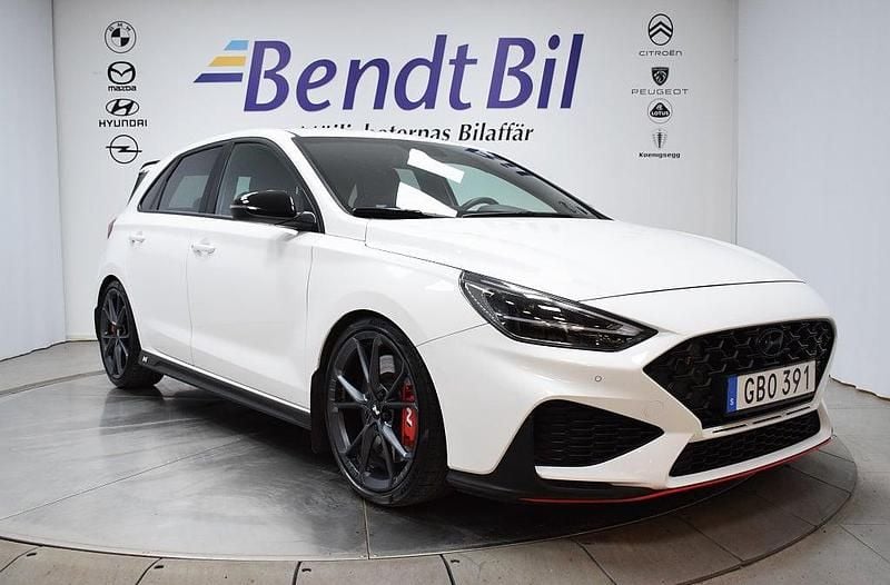 Begagnad Hyundai i30 N Performance 280 HK (205 kW) 2023 Vit metallic Halvkombi