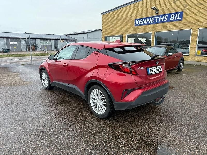 Begagnad Toyota C-HR Edition 122 HK (89 kW) 2021 Röd SUV