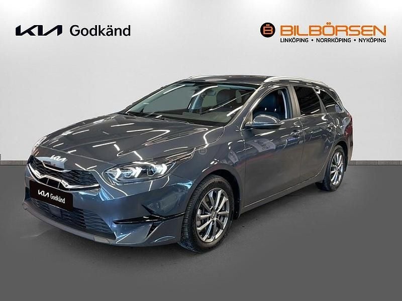 Grå Begagnad 2024 Kia Ceed Sportswagon Advance Kombi | 299 900 kr (Marknadspris) - Bild 1/4