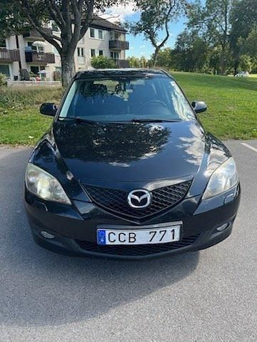 Svart Begagnad 2007 Mazda 3 Inclusive Halvkombi | 17 000 kr (Marknadspris) - Bild 1/4
