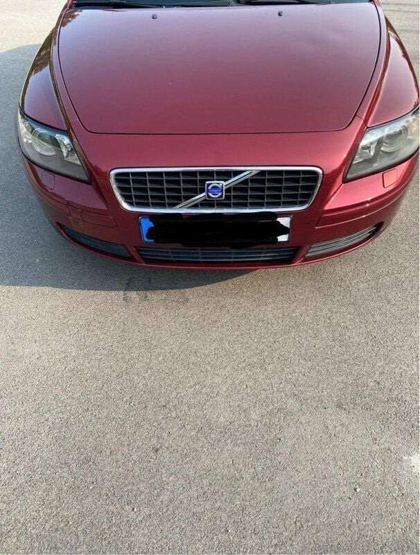 Begagnad 2004 Volvo S40 Sedan | 37 000 kr (Marknadspris) - Bild 1/4