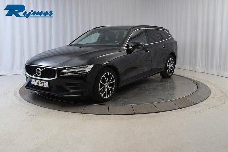 Svart Begagnad 2021 Volvo V60 Pro Kombi | 289 900 kr (Marknadspris) - Bild 1/4