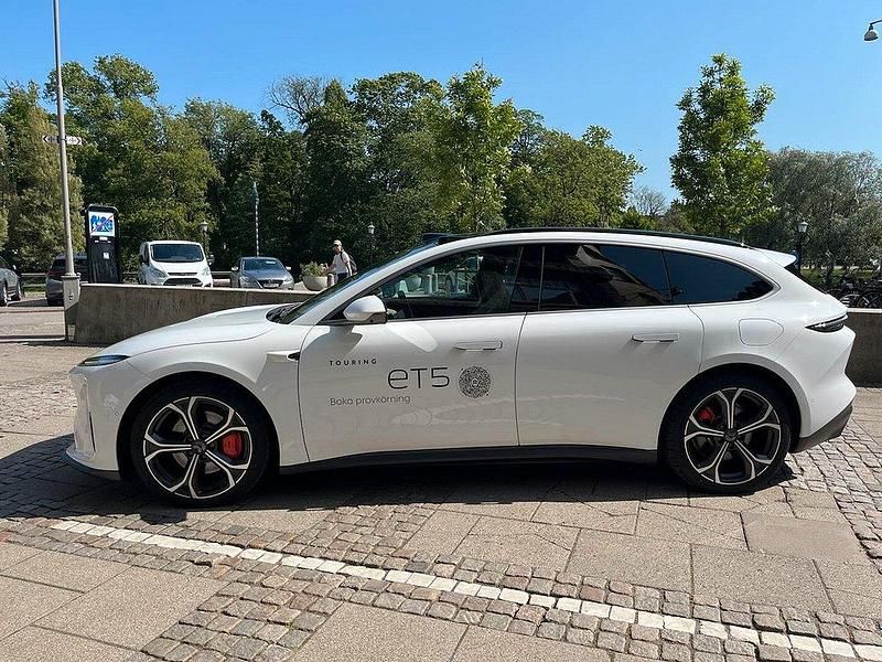 Begagnad Nio ET5 360 kW (490 HK) 2023 Vit Sedan