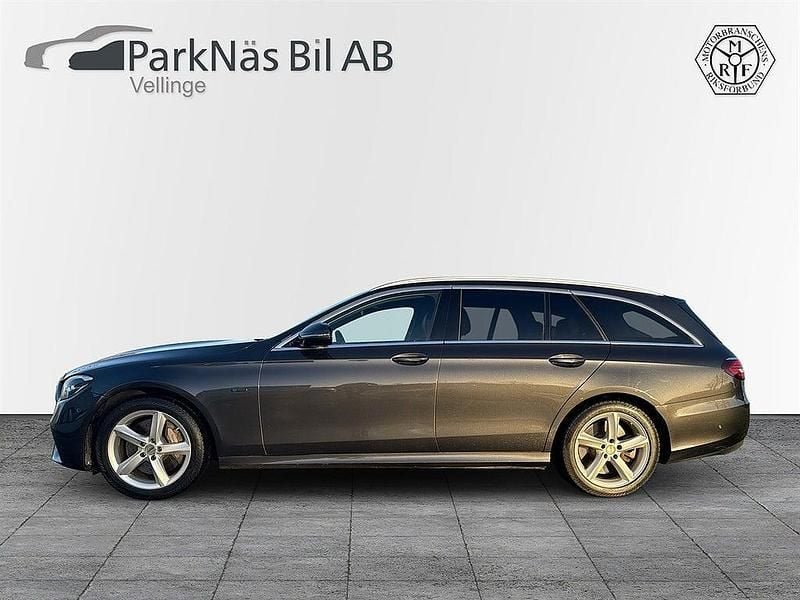 Grå Begagnad 2021 Mercedes E300 AMG Kombi | 364 900 kr (Lite dyr) - Bild 1/4