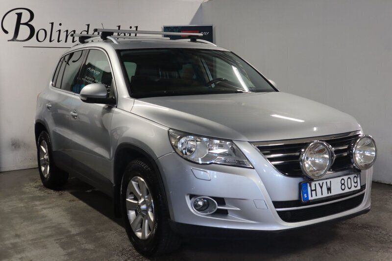 Silver Begagnad 2008 VW Tiguan Sport SUV | 68 900 kr (Lite dyr) - Bild 1/4