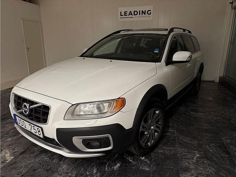 Begagnad Volvo XC70 163 HK (119 kW) 2013 Vit Kombi