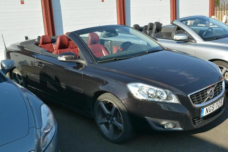 Svart Begagnad 2013 Volvo C70 Cab | 198 000 kr (Lite dyr) - Bild 1/4
