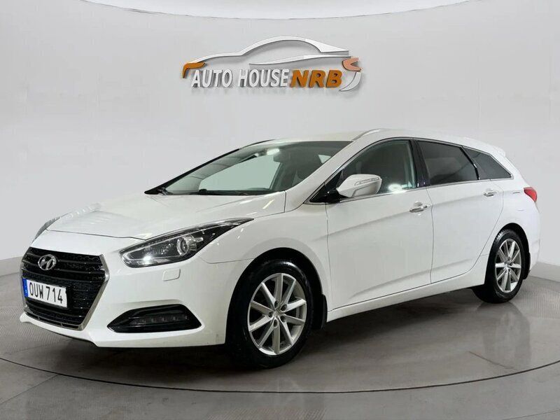 Vit Begagnad 2016 Hyundai i40 Comfort Kombi | 124 900 kr (Marknadspris) - Bild 1/4
