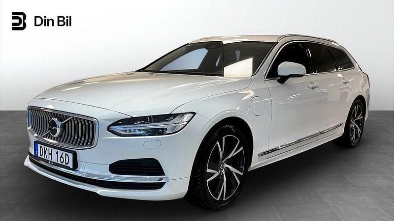 Vit Begagnad 2021 Volvo V90 Momentum Kombi | 299 000 kr (Bra pris) - Bild 1/4