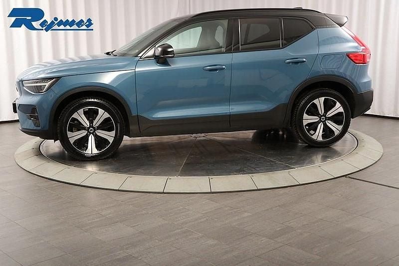 Begagnad Volvo XC40 Plus 175 kW (238 HK) 2022 Blå SUV