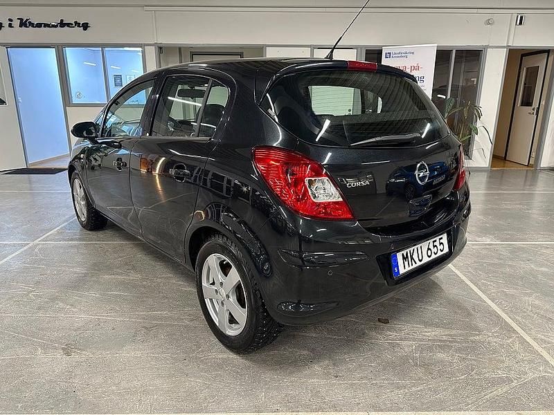 Begagnad Opel Corsa Enjoy 86 HK (63 kW) 2014 Svart Halvkombi