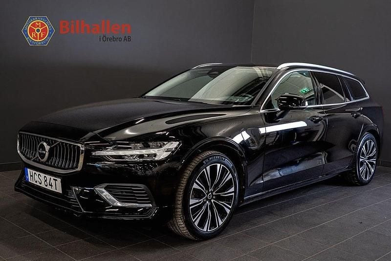 Begagnad Volvo V60 Core 253 HK (186 kW) 2022 Svart Kombi