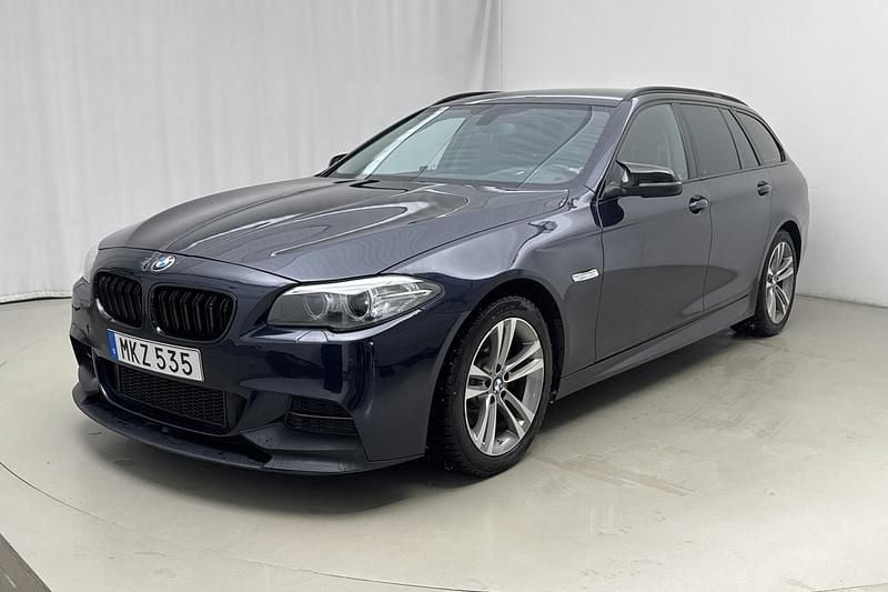 Blå Begagnad 2014 BMW 520 Comfort Edition Kombi | 90 000 kr (Bra pris) - Bild 1/4