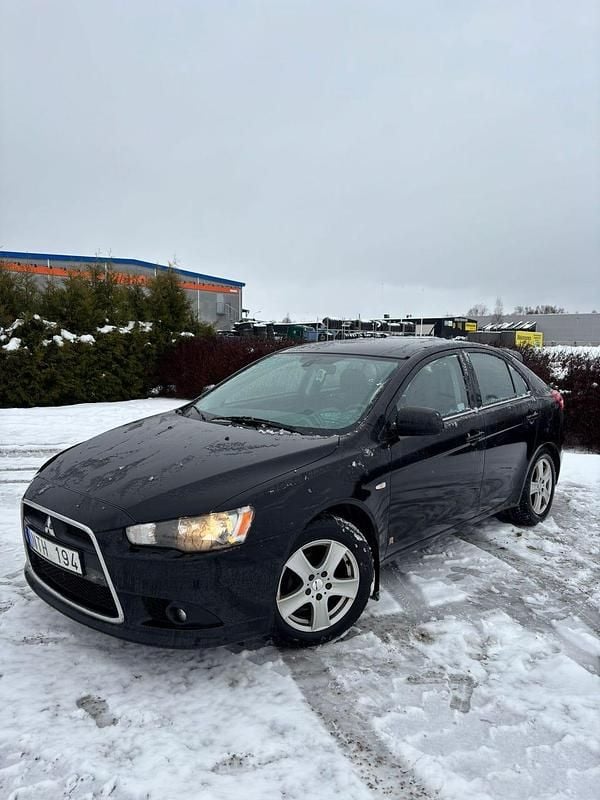 Begagnad 2011 Mitsubishi Lancer Sportback Halvkombi | 29 000 kr (Marknadspris) - Bild 1/4
