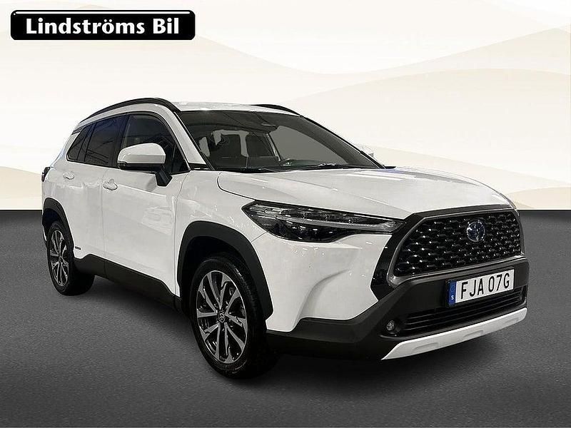 Begagnad Toyota Corolla Cross Style 152 HK (111 kW) 2022 Vit SUV