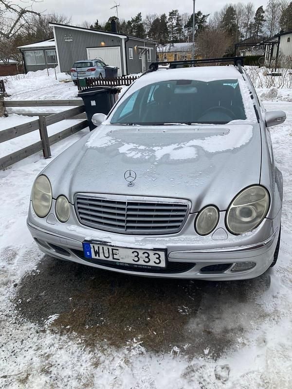 Begagnad Mercedes E350 272 HK (200 kW) 2005