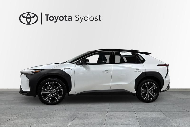 Begagnad Toyota bZ4X Executive 161 kW (219 HK) 2024 Vit SUV