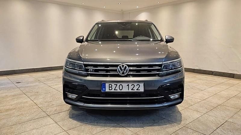 Begagnad VW Tiguan Allspace R-line 190 HK (139 kW) 2018 Grå SUV