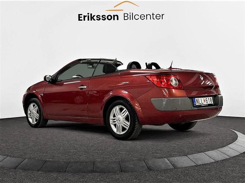 Begagnad Renault Mégane Cabriolet 112 HK (82 kW) 2006 Röd Cab