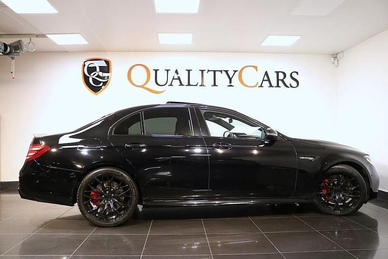Begagnad Mercedes E63S AMG AMG 612 HK (450 kW) 2018 Svart Sedan