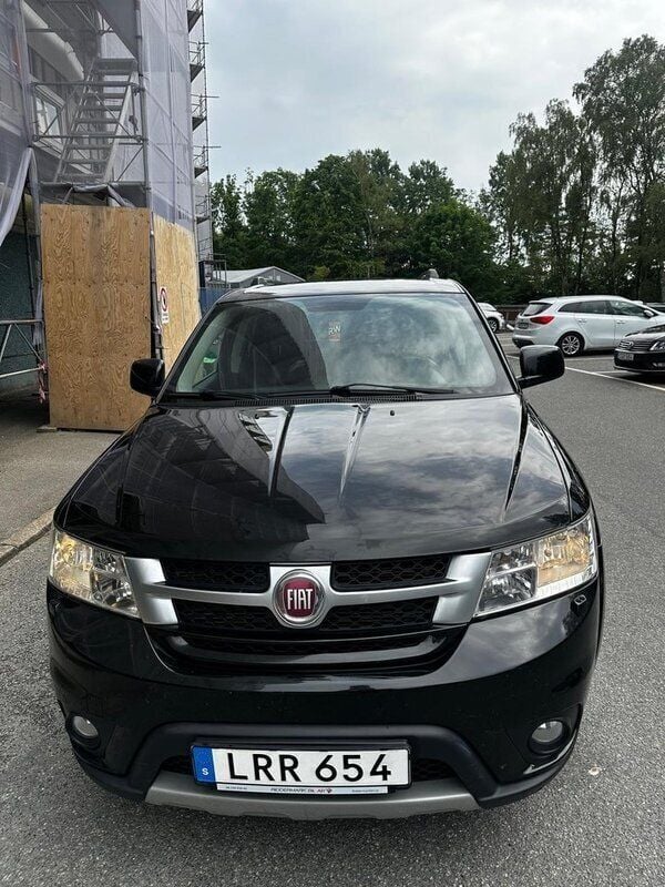 Svart Begagnad 2015 Fiat Freemont Sport SUV | 115 000 kr (Marknadspris) - Bild 1/4