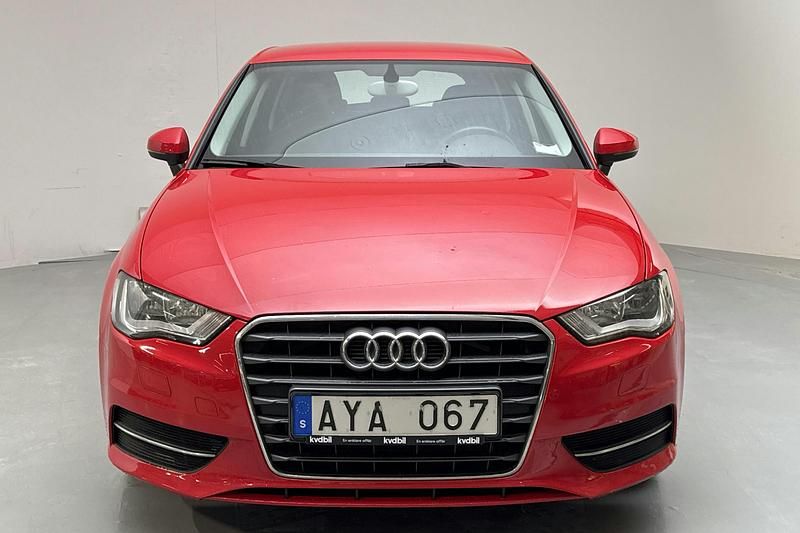 Begagnad Audi A3 150 HK (110 kW) 2014 Röd