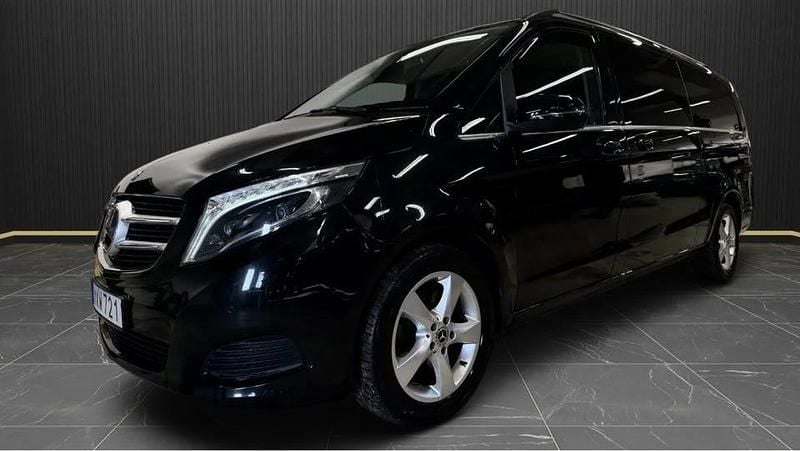 Begagnad Mercedes V250 Avantgarde 190 HK (139 kW) 2018 Svart Minibuss