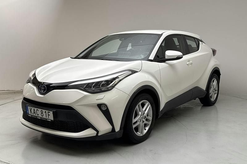Vit Begagnad 2022 Toyota C-HR SUV | 209 000 kr (Bra pris) - Bild 1/4