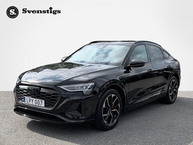 Mytsvart metallic Begagnad 2023 Audi Q8 Sportback e-tron S-Line SUV | 679 000 kr - Bild 1/4