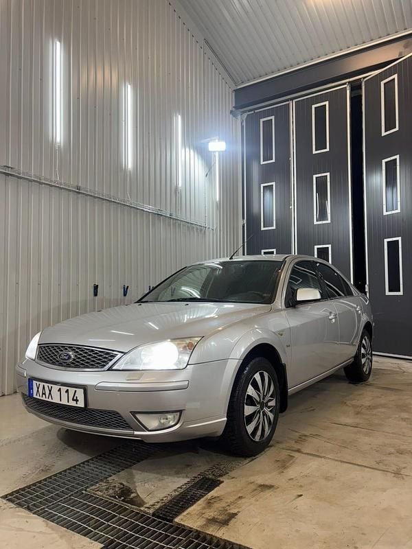 Begagnad 2006 Ford Mondeo Halvkombi | 25 000 kr (Marknadspris) - Bild 1/4