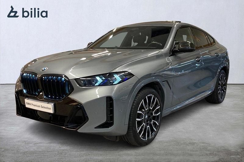 Grå Begagnad 2023 BMW X6 M Sport SUV | 959 000 kr - Bild 1/4