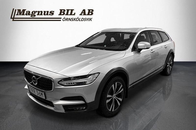 Begagnad Volvo V90 CC Momentum 190 HK (139 kW) 2019 Silver Kombi