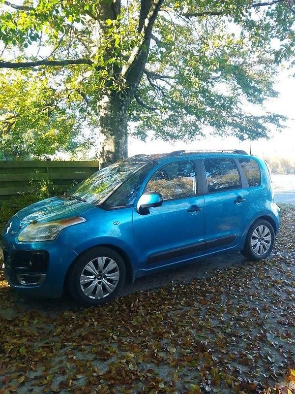 Blå Begagnad 2009 Citroën C3 Picasso Minibuss | 30 000 kr (Lite dyr) - Bild 1/3