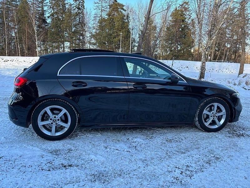 Begagnad Mercedes A180 AMG 136 HK (100 kW) 2022 Svart