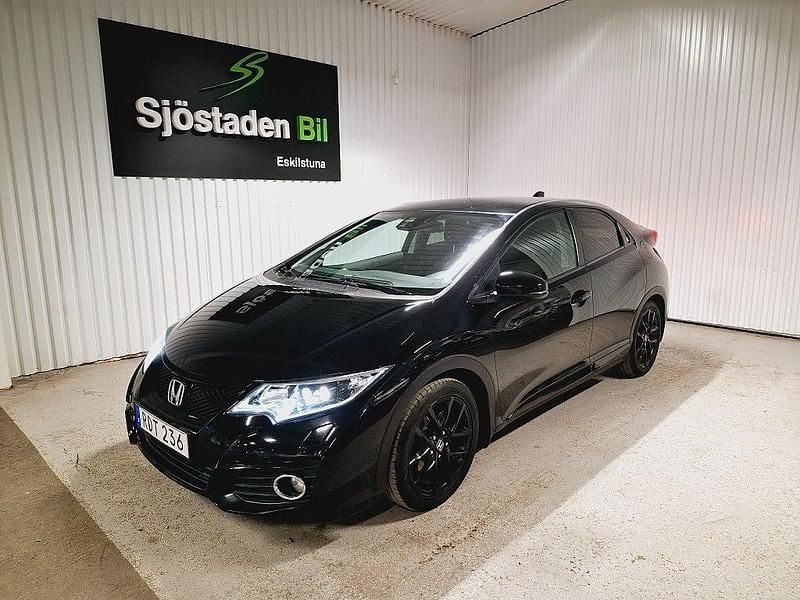 Svart Begagnad 2015 Honda Civic Lifestyle Halvkombi | 134 900 kr (Bra pris) - Bild 1/4