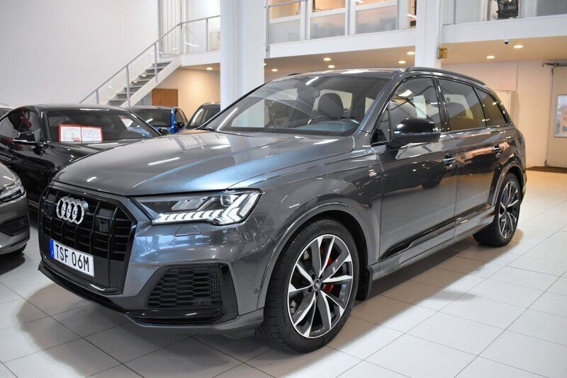 Grå Begagnad 2021 Audi Q7 S-Line SUV | 699 000 kr (Lite dyr) - Bild 1/4