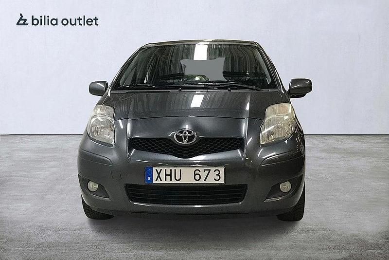 Begagnad Toyota Yaris 2011 Grå