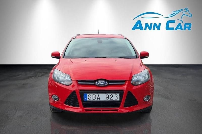 Röd Begagnad 2012 Ford Focus Titanium Kombi | 39 900 kr (Bra pris) - Bild 1/4
