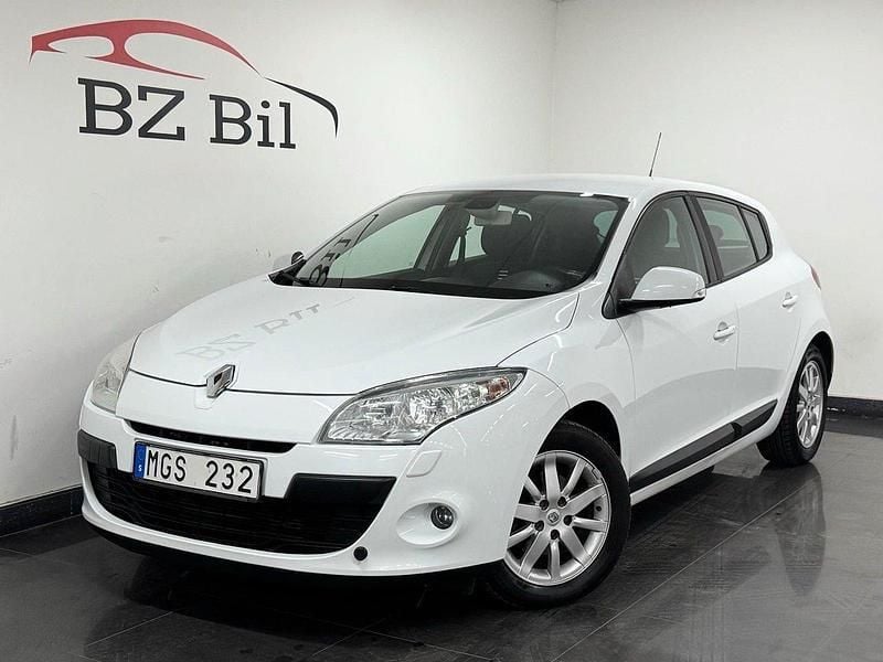 Vit Begagnad 2011 Renault Mégane III Halvkombi | 59 900 kr (Marknadspris) - Bild 1/4