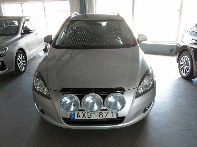 Begagnad Kia Ceed Sport 140 HK (102 kW) 2007 Silver Halvkombi