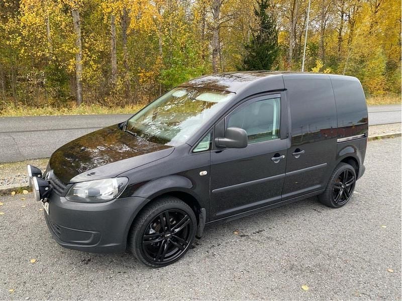 Svart Begagnad 2011 VW Caddy Minibuss | 65 000 kr (Lite dyr) - Bild 1/4
