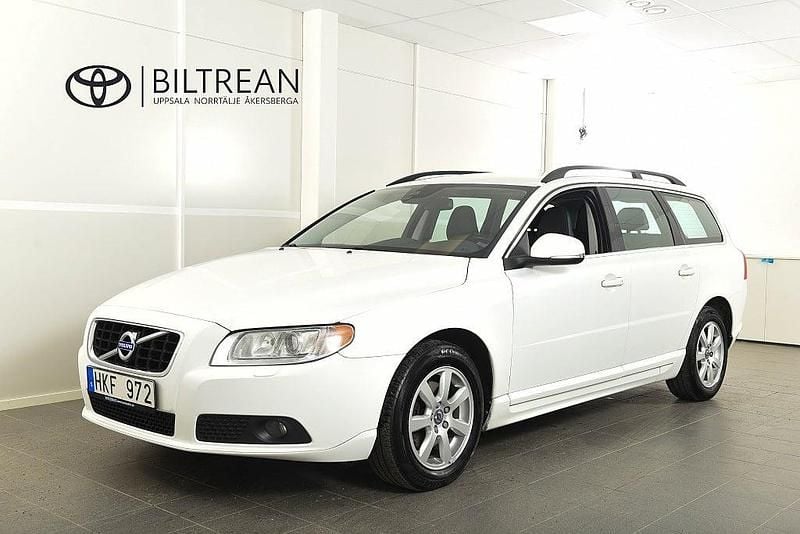Begagnad Volvo V70 Momentum 163 HK (119 kW) 2012 Vit Kombi