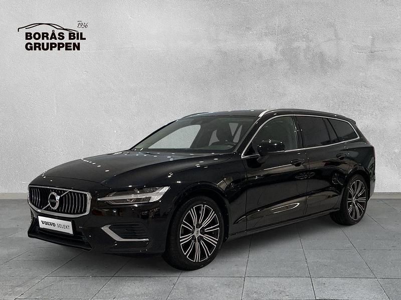 Svart Begagnad 2022 Volvo V60 Kombi | 339 000 kr (Marknadspris) - Bild 1/4