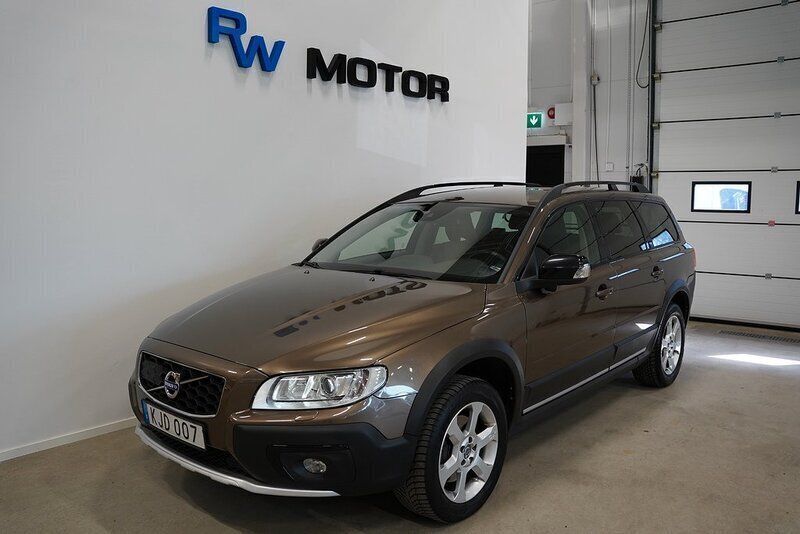 Brun Begagnad 2015 Volvo XC70 Standard SUV | 149 700 kr (Marknadspris) - Bild 1/4