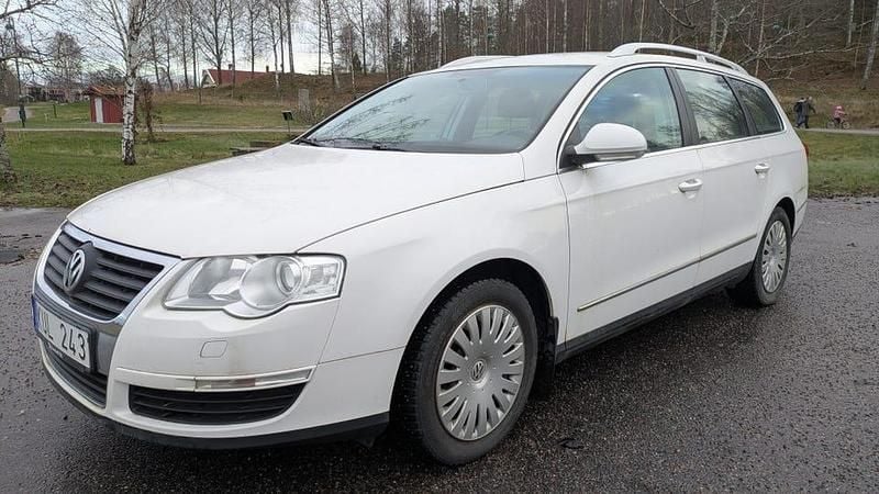 Begagnad 2010 VW Passat Kombi | 45 000 kr (Marknadspris) - Bild 1/4