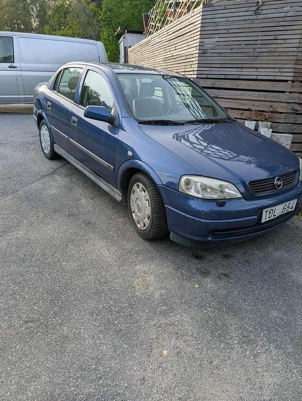 Blå Begagnad 2002 Opel Astra Sedan | 18 000 kr - Bild 1/4
