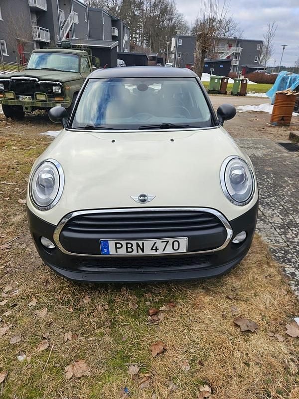 Begagnad Mini ONE 102 HK (75 kW) 2017 Halvkombi