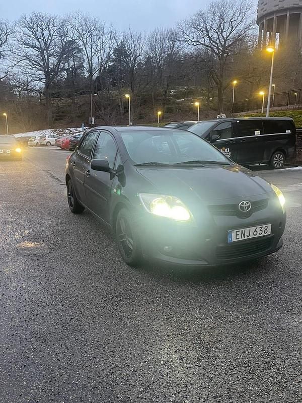 Begagnad Toyota Auris 126 HK (92 kW) 2009 Halvkombi